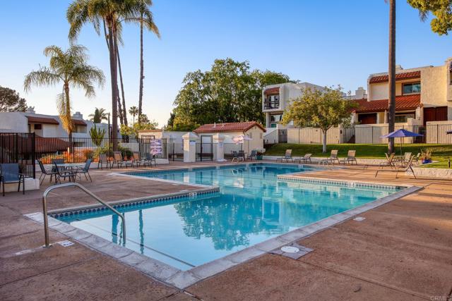6755 Caminito Del Greco, San Diego CA: https://media.crmls.org/mediaz/0fac890a-2fc8-4964-95ad-ebb22bd5e384.jpg