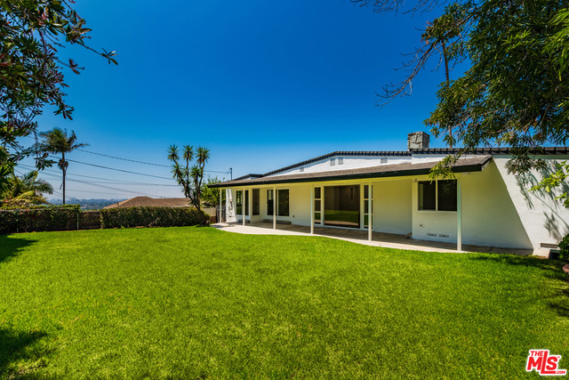 5412 S HOLT Avenue, Los Angeles CA: https://media.crmls.org/mediaz/0facc0d0-4d2f-4a3d-81bb-5394d6837bac.jpg