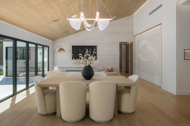 5826 Soledad Mountain Rd, La Jolla CA: https://media.crmls.org/mediaz/0facc6d5-5223-4d5a-a86d-3be548b65396.jpg