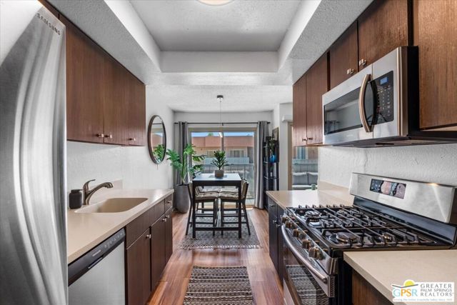 400 N Sunrise Way, Palm Springs CA: https://media.crmls.org/mediaz/0facd315-8f05-478a-b7ad-84473cfdb6a2.jpg