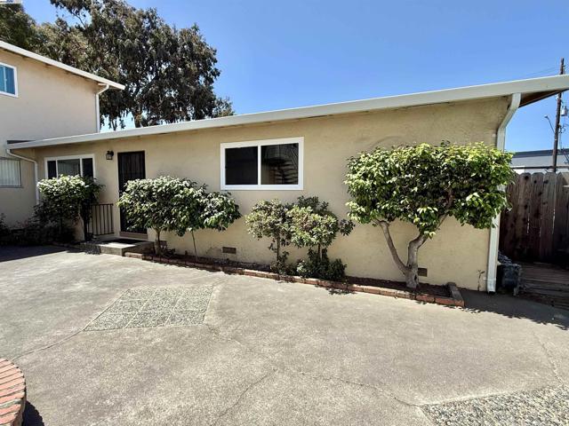 809 Coburn Ct, San Leandro CA: https://media.crmls.org/mediaz/0fadbdd7-07e3-42cc-8018-7ebe7b5fb7db.jpg