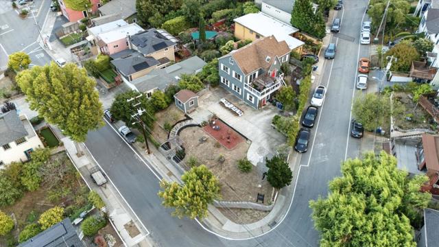 35 Mono Street, Brisbane CA: https://media.crmls.org/mediaz/0fadd545-2268-4807-9058-66771968f99d.jpg