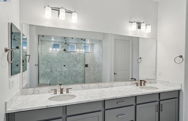 17685 Brightwood Avenue, Lathrop CA: https://media.crmls.org/mediaz/0faddd5f-32ff-4838-a60d-893cb76dfe36.jpg
