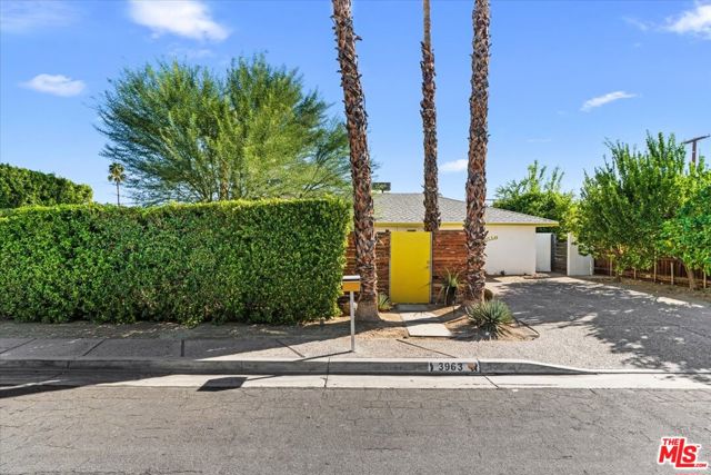 3963 E Calle San Antonio, Palm Springs, CA 92264