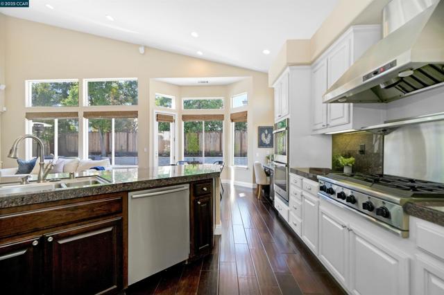 139 Shelterwood Ln, Danville CA: https://media.crmls.org/mediaz/0fae61c8-10f0-4c18-a548-4155149724da.jpg