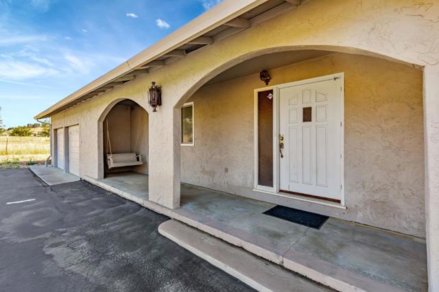 13560 Santa Teresa Boulevard, San Martin CA: https://media.crmls.org/mediaz/0fae7130-c906-4cca-bd98-baee513d7051.jpg