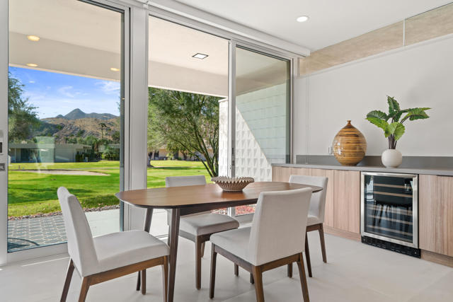 172 Desert Lakes Drive, Palm Springs, CA 92264