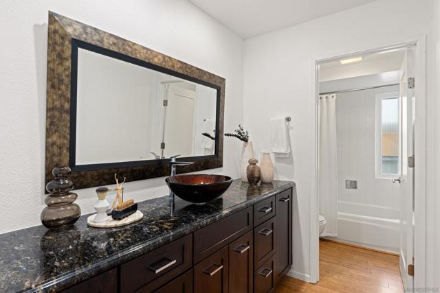 5719 Caminito Norte, La Jolla CA: https://media.crmls.org/mediaz/0faf4d34-3a48-4300-ad56-60d20935fbdf.jpg