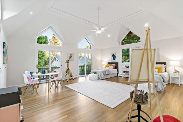 136 Finger Avenue, Redwood City CA: https://media.crmls.org/mediaz/0fb0399e-426f-489f-ba63-866316e447b5.jpg