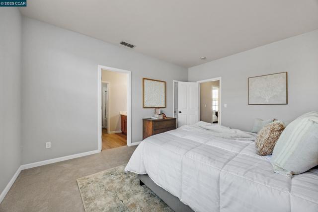 47 Matisse Ct, Pleasant Hill CA: https://media.crmls.org/mediaz/0fb0b069-54bd-4e4a-8eae-491921b945aa.jpg