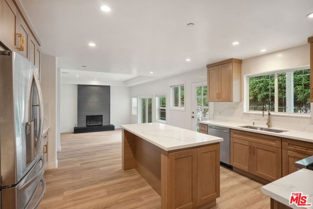 17805 Erwin Street, Encino CA: https://media.crmls.org/mediaz/0fb12218-7182-485f-bbb8-07a097a6ad9c.jpg
