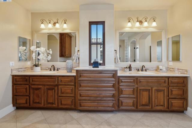 6340 Inspiration Ter, Pleasanton CA: https://media.crmls.org/mediaz/0fb125be-efba-43ea-956e-f639ab0671ee.jpg