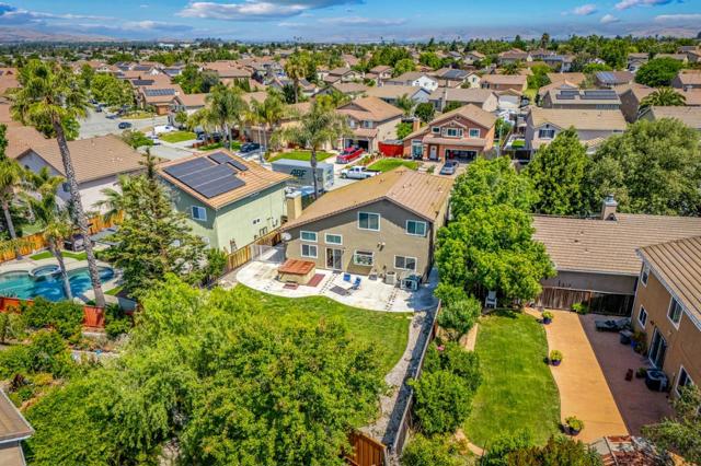 1660 Mimosa Street, Hollister CA: https://media.crmls.org/mediaz/0fb14486-359b-4b00-8a7e-81e695edfbbe.jpg