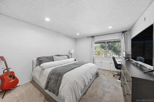 10250 Caminito Cuervo, San Diego CA: https://media.crmls.org/mediaz/0fb18ce2-ae58-42cf-9c6b-9b8f0af39897.jpg