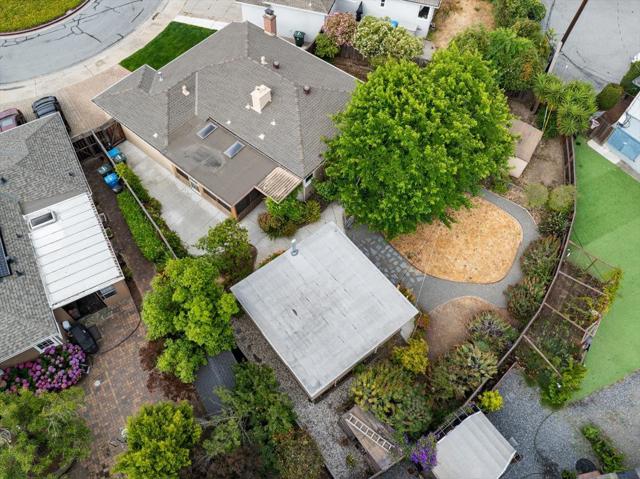 701 Poinsettia Avenue, San Mateo CA: https://media.crmls.org/mediaz/0fb20c7e-5f3e-48ba-a92a-2f287ef18921.jpg