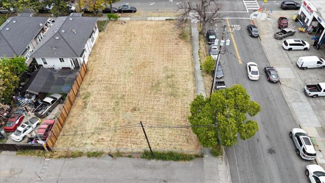 895 S 2nd Street, San Jose CA: https://media.crmls.org/mediaz/0fb2327c-2f47-4fbf-a32a-8b771b1e6d92.jpg