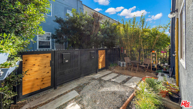 217 Columbia Place, Los Angeles CA: https://media.crmls.org/mediaz/0fb26508-ea31-41f8-bf74-d131d11cd862.jpg