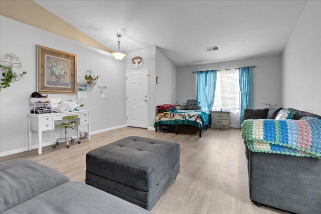 981 Marne Drive, Hollister CA: https://media.crmls.org/mediaz/0fb306f6-8ab5-4639-9280-92572a03c29a.jpg