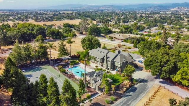 2295 Mcdonald Lane, Morgan Hill CA: https://media.crmls.org/mediaz/0fb3d673-2a29-479f-9013-20706ff044df.jpg