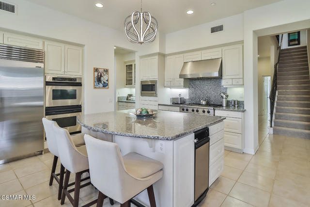 2589 Featherwood Street, Westlake Village CA: https://media.crmls.org/mediaz/0fb49e87-d885-4b4c-9b89-4722b85df4c7.jpg