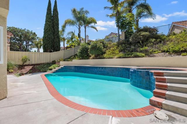 1823 Paseo del Lago, Vista CA: https://media.crmls.org/mediaz/0fb4e41b-ae37-45b2-a15c-a56a5cfa4235.jpg