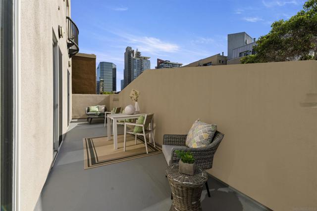 1601 India, San Diego CA: https://media.crmls.org/mediaz/0fb5304e-97a7-4405-9886-d9639c5559d5.jpg