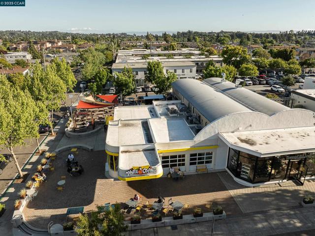 18977 Thornbury ave, Castro Valley CA: https://media.crmls.org/mediaz/0fb59e34-681b-4479-a422-ba52b2b0d626.jpg