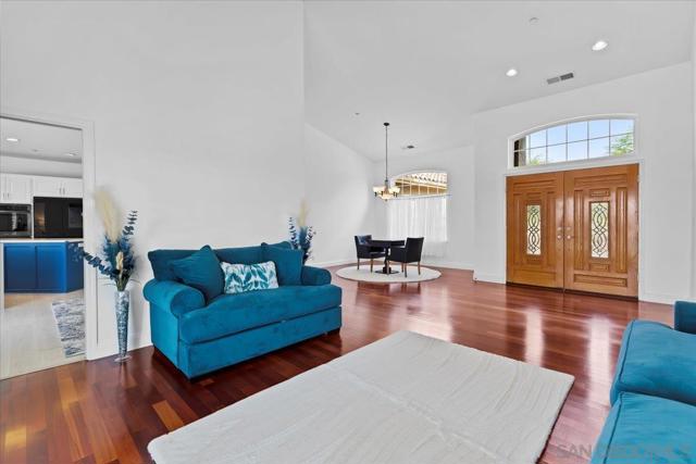 31252 North Star Way, Valley Center CA: https://media.crmls.org/mediaz/0fb5da62-879c-4b00-b6b5-6f67d4448509.jpg