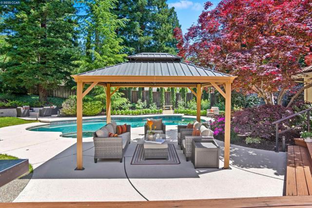 2142 Deer Oak Way, Danville CA: https://media.crmls.org/mediaz/0fb7d6af-a50b-4495-ba04-958007553a26.jpg