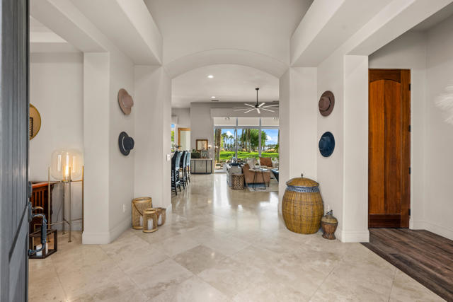56738 Palms Dr Drive, La Quinta CA: https://media.crmls.org/mediaz/0fb7df44-1177-4305-8c66-47a23f0dd2fe.jpg