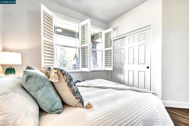 1033 LANTERN BAY, Hercules CA: https://media.crmls.org/mediaz/0fb85a28-823a-4446-8cf7-8dc91401df0d.jpg