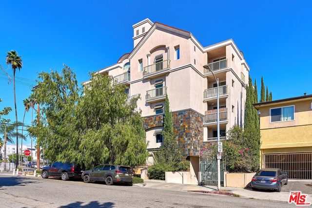 3140 San Marino Street, 301