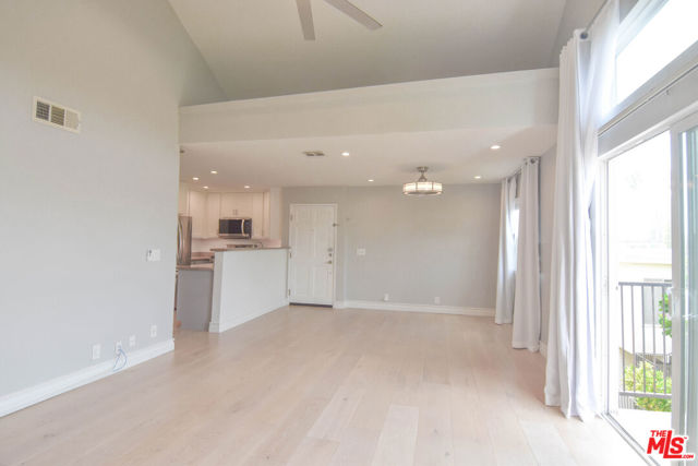 12530 Venice Boulevard, Los Angeles CA: https://media.crmls.org/mediaz/0fb8f0e4-3ddb-44f6-9e62-5efa94484971.jpg