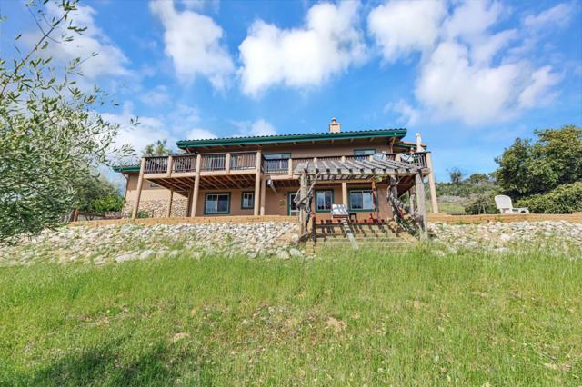 18 Asoleado Drive, Carmel Valley CA: https://media.crmls.org/mediaz/0fb92793-75f0-4f08-832c-de4850bf1b9f.jpg