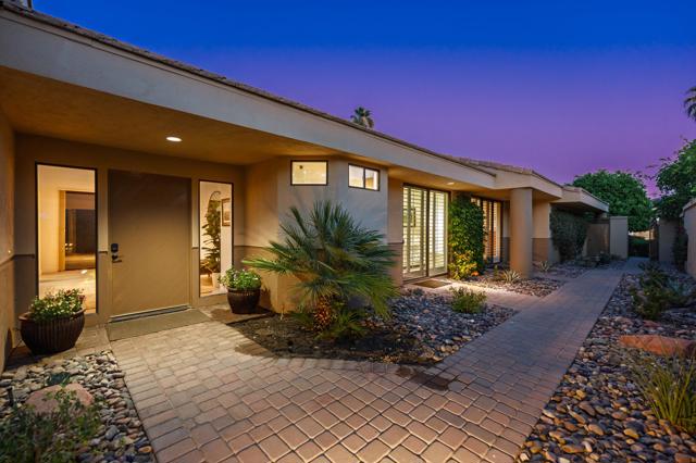 80555 Pebble Beach, La Quinta CA: https://media.crmls.org/mediaz/0fb985f4-959a-4989-9af1-19ee0ac5b8bb.jpg