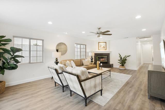 Detail Gallery Image 5 of 41 For 6767 Cowles Mountain Bld, San Diego,  CA 92119 - 4 Beds | 2 Baths