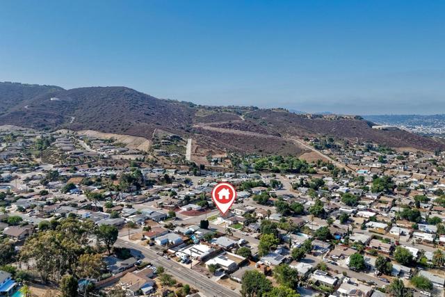9158 Heatherdale St, Santee CA: https://media.crmls.org/mediaz/0fb9f2d8-1689-4a49-bbf7-a1d97c7f10a1.jpg