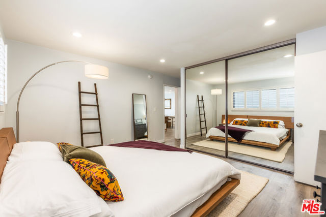11828 Goshen Avenue, Los Angeles CA: https://media.crmls.org/mediaz/0fb9f6f6-6146-4a54-b8ad-e9809bba816c.jpg