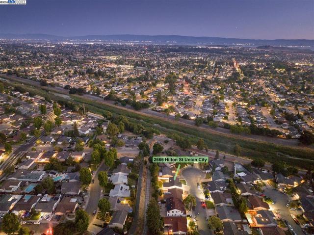 2656 Hilton St, Union City CA: https://media.crmls.org/mediaz/0fba7dc5-604d-4cf4-a7a3-961f653d29c8.jpg