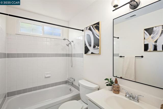 2283 Greenwich Rd, San Pablo CA: https://media.crmls.org/mediaz/0fba9fcd-b534-4daa-ad80-885682a6e208.jpg