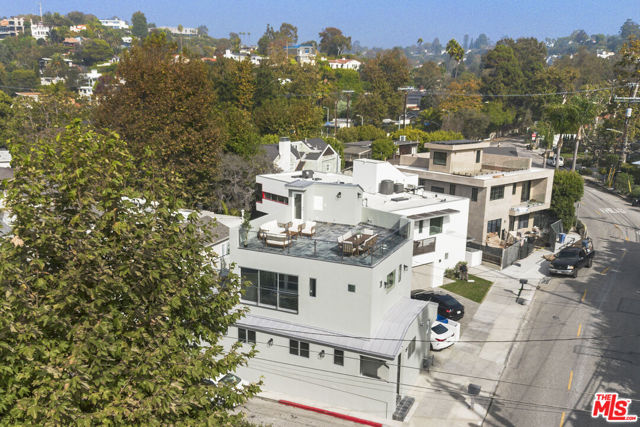 Drew Fenton | 257 Entrada Drive Santa Monica CA | MLS: 7501252 Drew Fenton | 257 Entrada Drive Santa Monica CA | MLS: 7501252