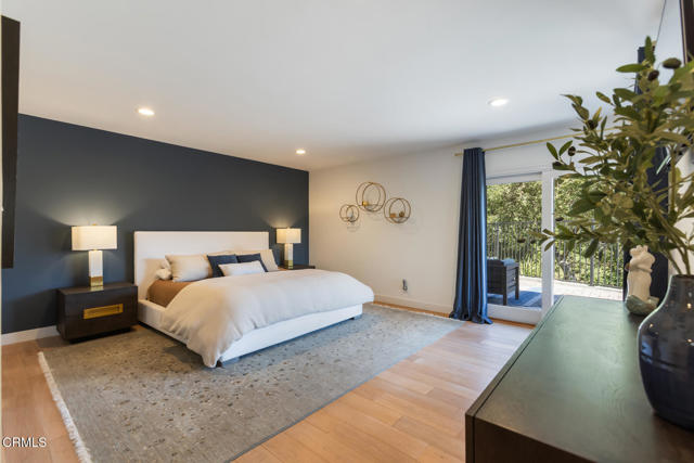 3608 Hampstead Road, La Canada Flintridge CA: https://media.crmls.org/mediaz/0fbbccc5-050a-44f8-8c26-9c765e0e65a4.jpg