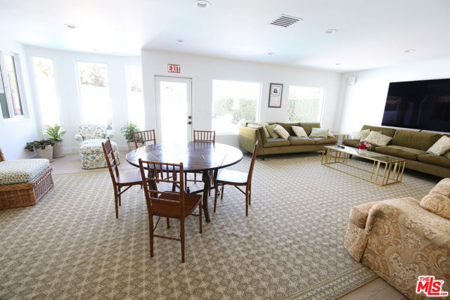 2744 S Bentley Avenue, Los Angeles CA: https://media.crmls.org/mediaz/0fbc43c2-620a-49c2-9fd5-03a19212bbb3.jpg