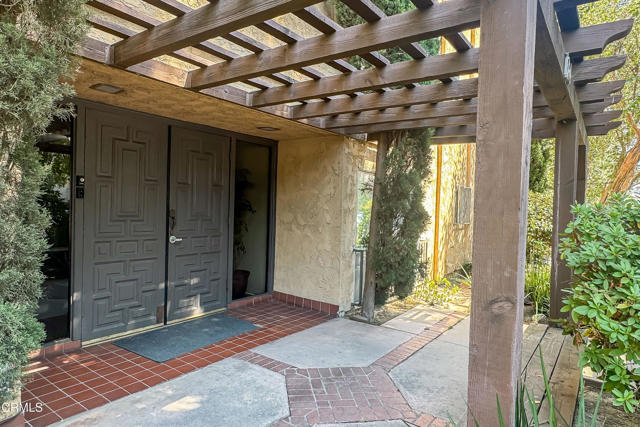 Detail Gallery Image 2 of 18 For 120 S Sierra Madre Bld #204,  Pasadena,  CA 91107 - 2 Beds | 2 Baths