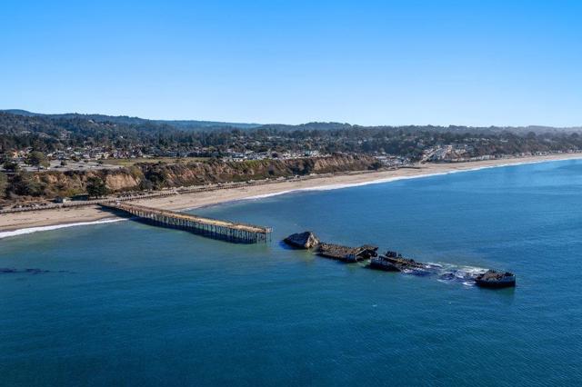 325 Beach Drive, Aptos CA: https://media.crmls.org/mediaz/0fbc5b1a-1847-43c6-b5b0-e71b4f6a3b87.jpg