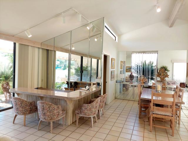 45885 Algonquin Circle, Indian Wells CA: https://media.crmls.org/mediaz/0fbd2615-95d2-4b27-be21-f94ec3a6b676.jpg