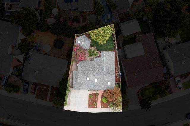 1059 Nilda Avenue, Mountain View CA: https://media.crmls.org/mediaz/0fbd7102-c323-4993-9993-486ee9541fd7.jpg