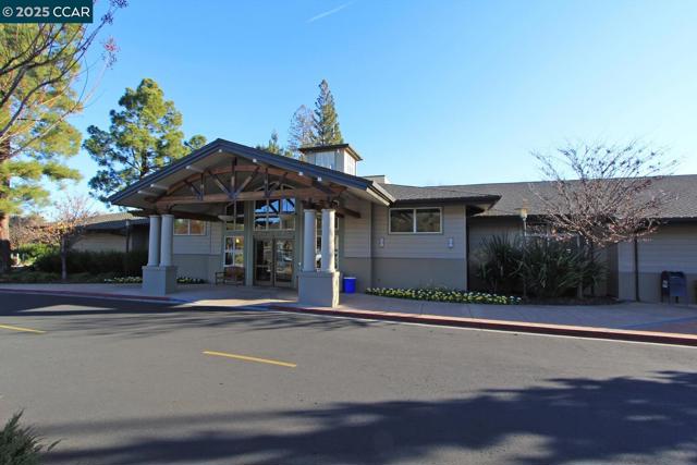 1244 Singingwood Ct., Walnut Creek CA: https://media.crmls.org/mediaz/0fbdbcbb-dade-4c61-b8f6-f57f63c02692.jpg