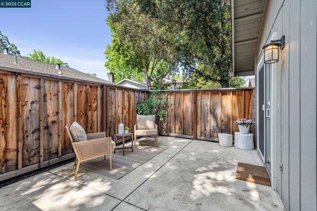 2877 Fountainhead Drive, San Ramon CA: https://media.crmls.org/mediaz/0fbdffff-86f5-48f1-ba2e-aae0de98e569.jpg