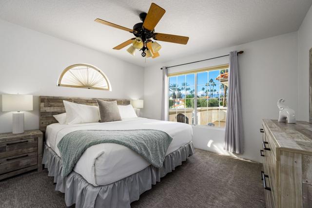 320 Vista Royale Drive, Palm Desert CA: https://media.crmls.org/mediaz/0fbf1975-44c3-4d25-be46-a068bf879bca.jpg